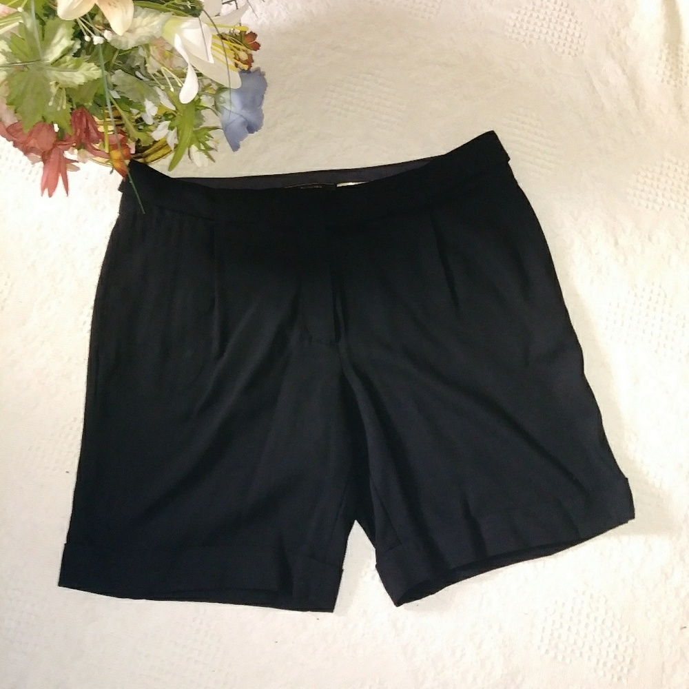 BCBGMAXAZRIA Black Cuffed Dressy Shorts EUC
